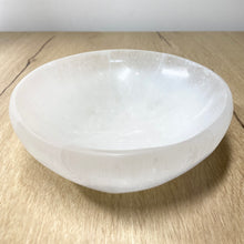 Load image into Gallery viewer, Selenite Bowl

